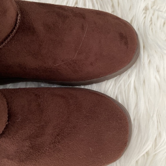 DAWGS brand new boots in the box so soft and warm brown color - Picture 10 of 10